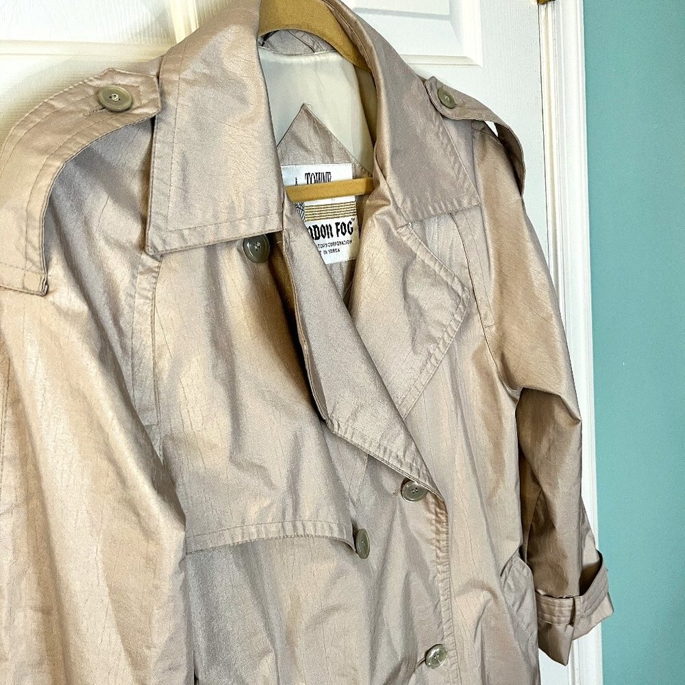 Gorgeous vintage Towne by London Fog khaki classic trench coat
